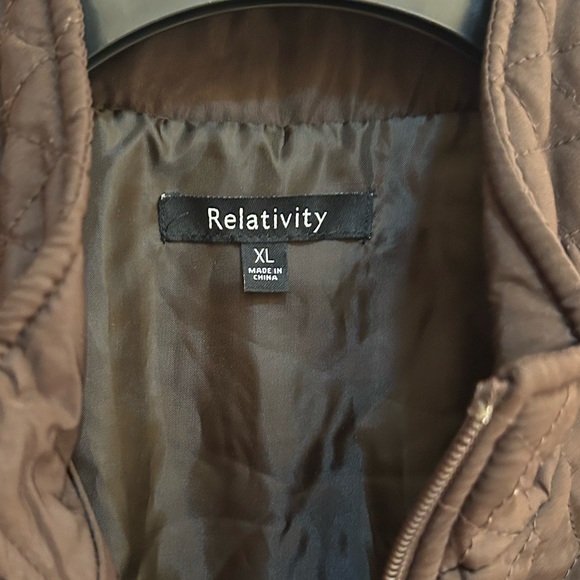 ❄️Relativity❄️ Chocolate Quilted Vest - Picture 3 of 5